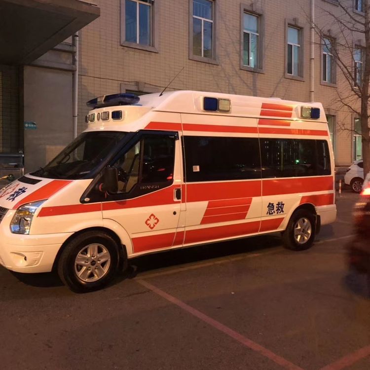 宾川夜间租赁救护车护送病人转院：安全转运的 8 大核心注意事项